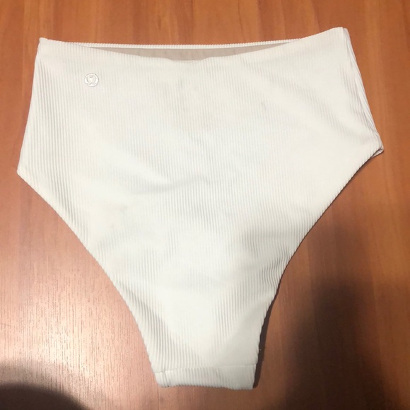 Lululemon Swimwear - Picture 2 of 3